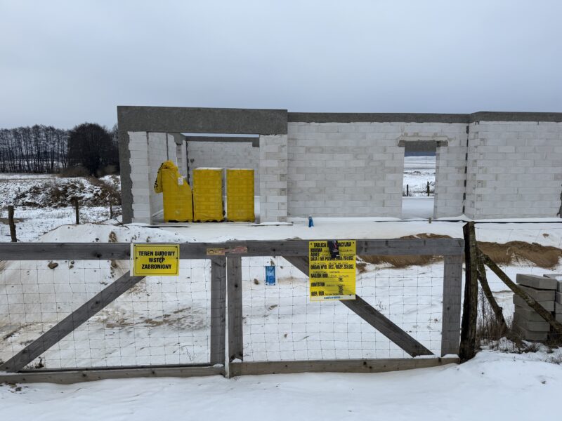 Działka budowlana wraz z powstającym domem jednorodzinnym w okolicy Świdwina